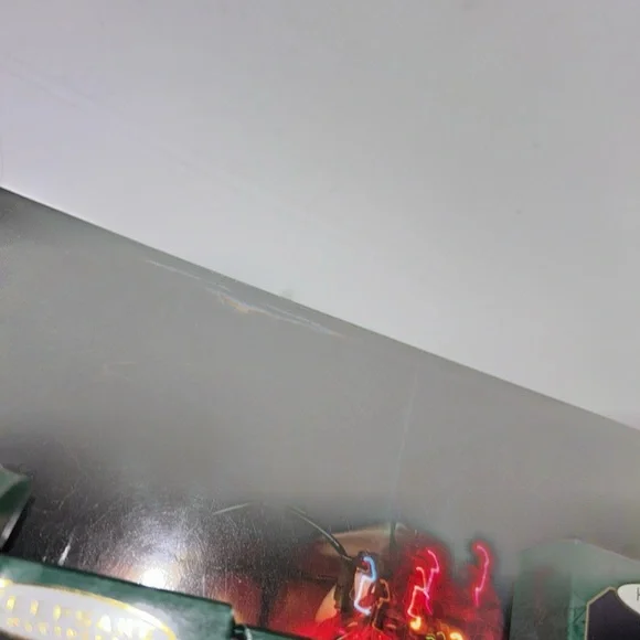 2 Hallmark Pooh Collection Piglet Tigger Miniature 1999-2000 Skating With Pooh - Picture 6 of 7